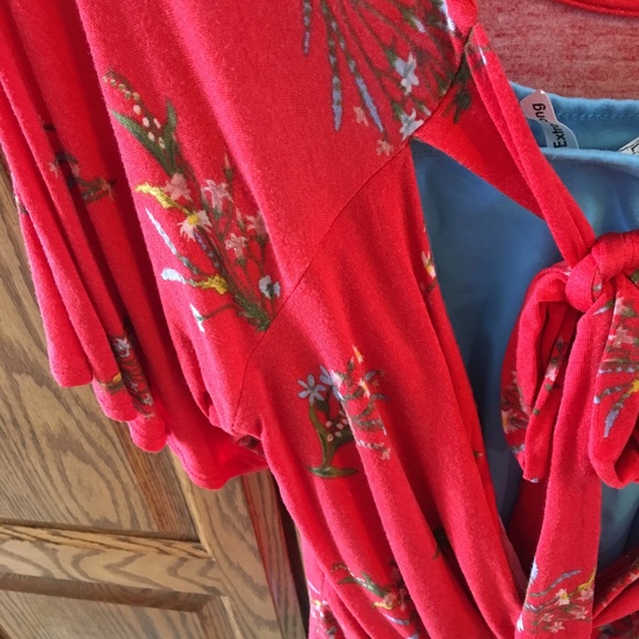 Daytrip Top with Back details & tank - Picture 8 of 8